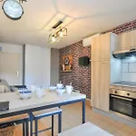 Apartman Cozy In With Wifi
